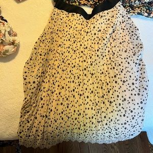 WDNY skirt , cream and black. Size smal